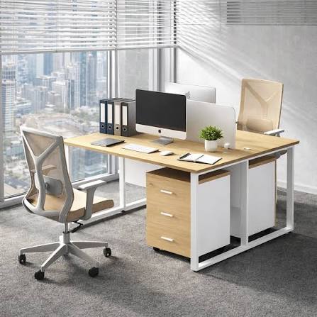 Minimalist iş masası: Daha məhsuldar iş üçün nələr lazımdır?